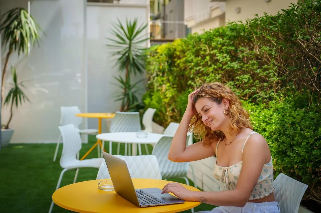 Design Hotel Astra B&B ميسانو ادرياتيكو 3*,  إيطاليا