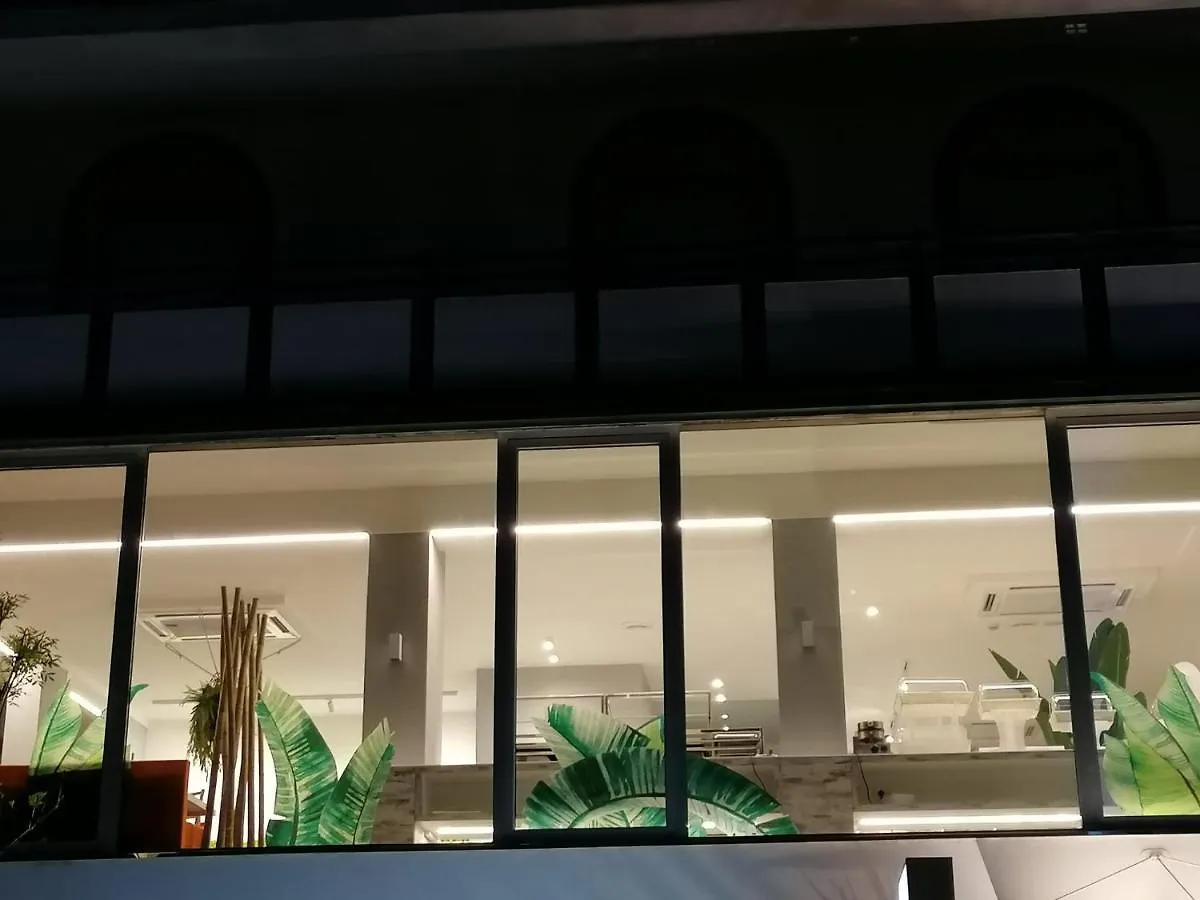 Design Hotel Astra B&B Misano Adriatico 3*,